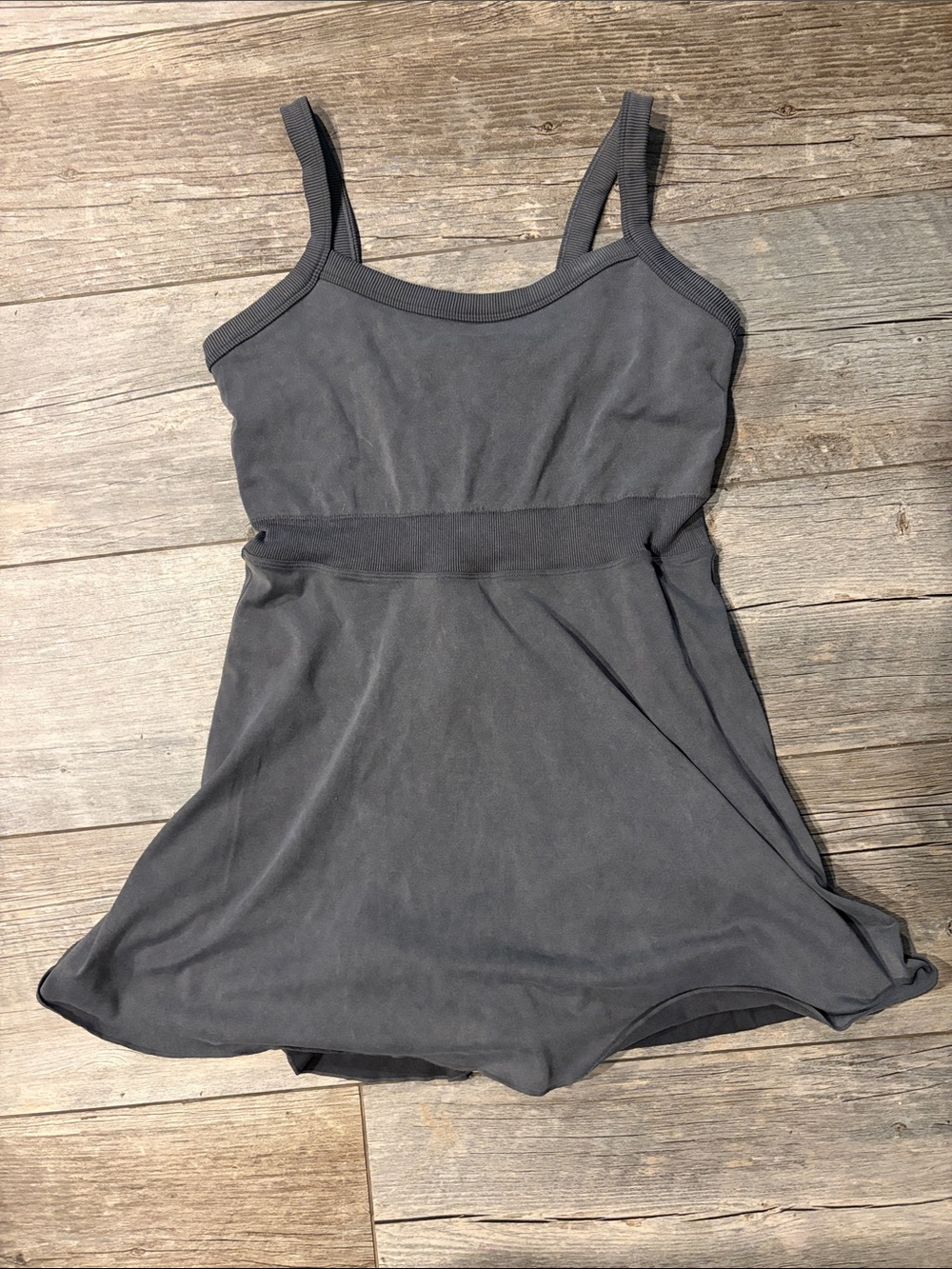 Z Supply active dress w/built in shorts charcoal washed gray sz M/L (M)